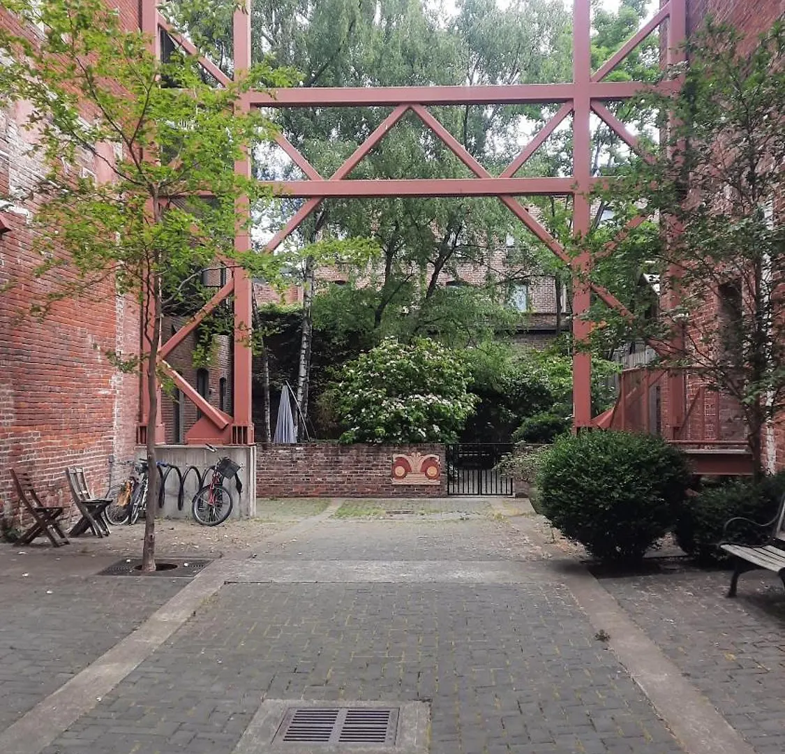 Apartment Historic Charm In Victoria Bc'S Waddington Alley